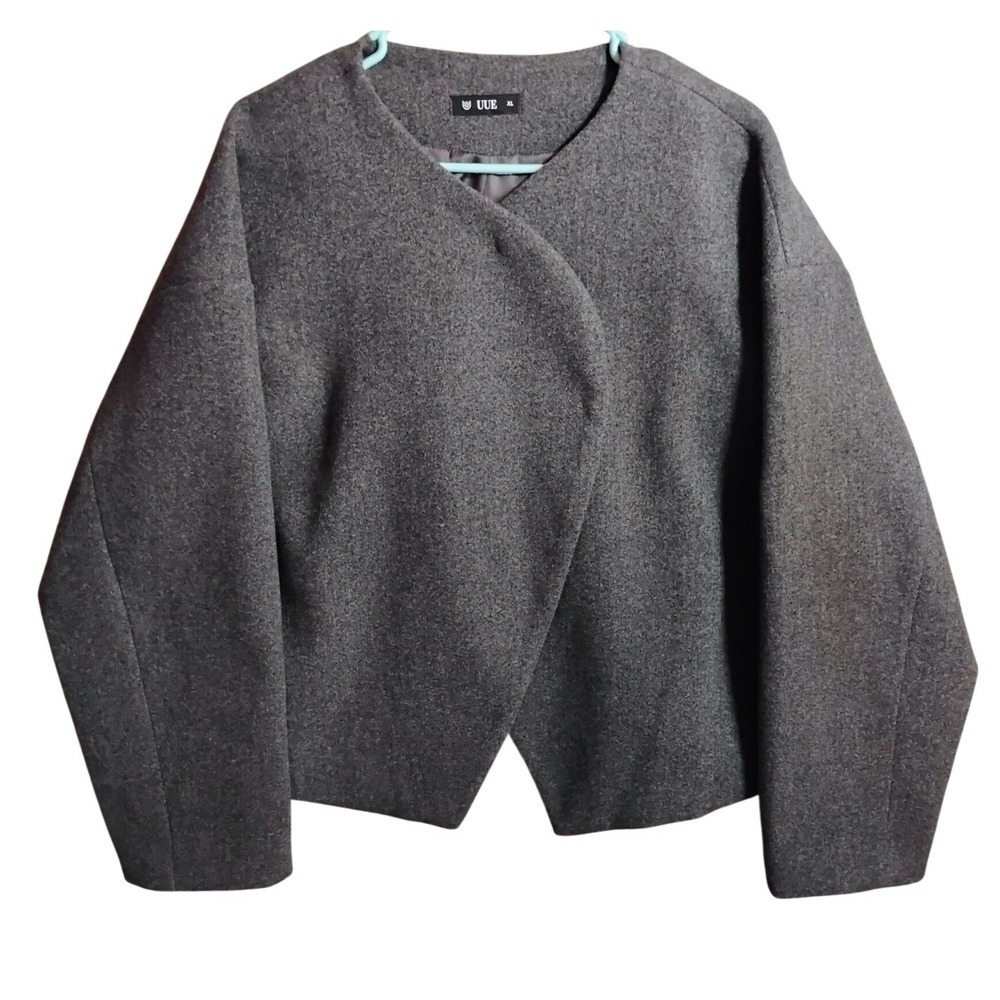 UUE Charcoal Grey Cropped Jacket Asymmetrical Snap Front Minimalist XL DS39T0002